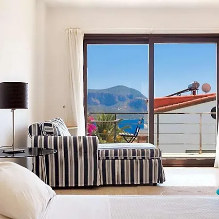 In Sleeps 8 Includes Swimming Pool Air Con And Wifi 1 *