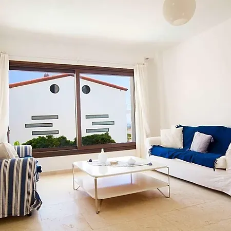 In Sleeps 8 Includes Swimming Pool Air Con And Wifi 1 *